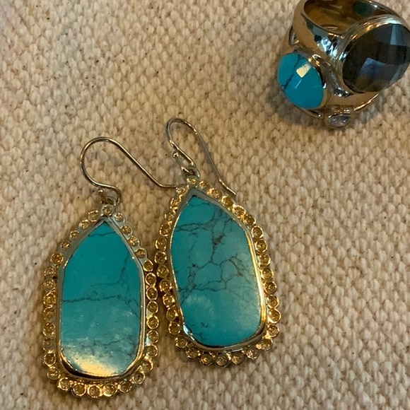 Set of two sets of earrings and a matching ring. Best guess is size 8 - Picture 2 of 4